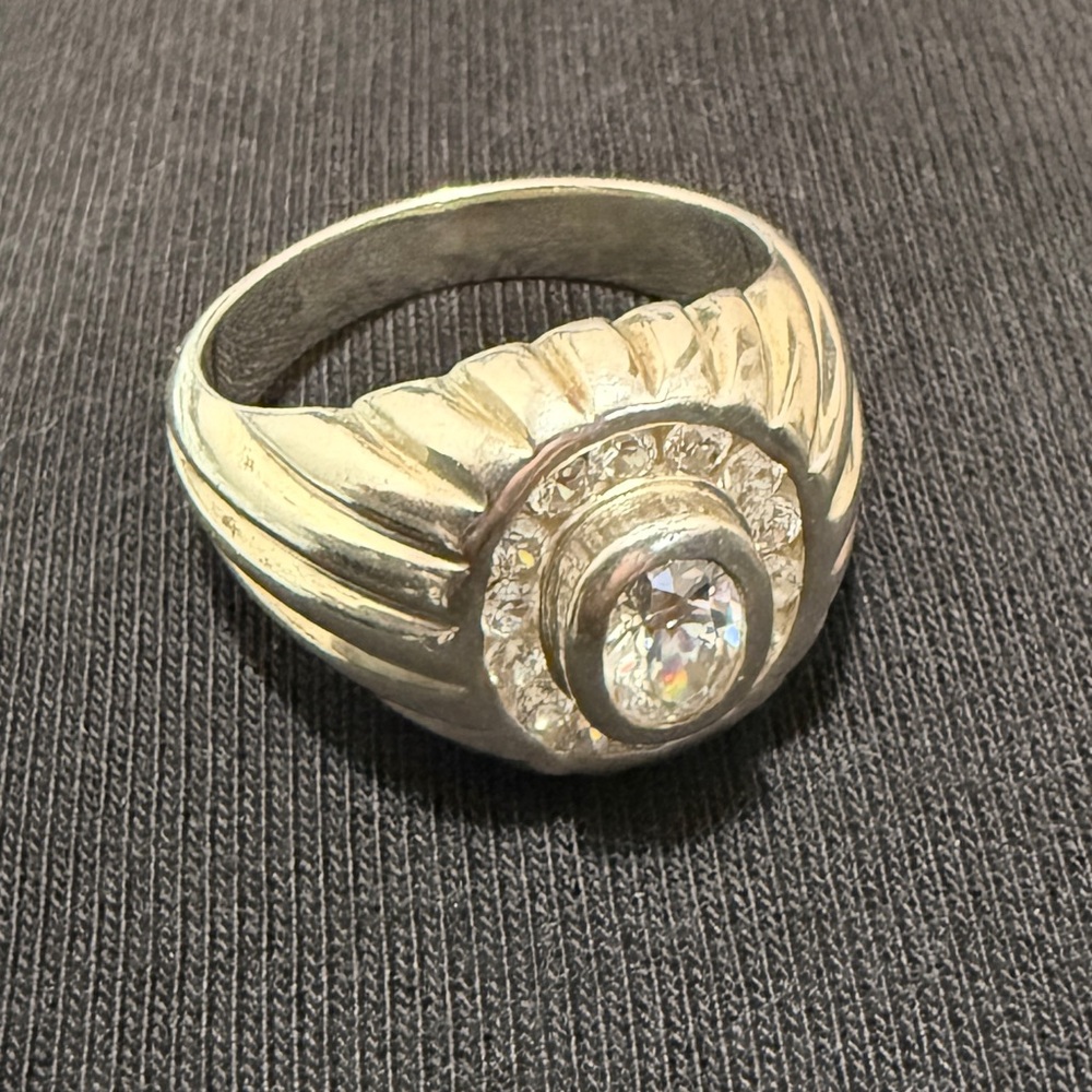 Elegant Silver Ring with Crystal Accents